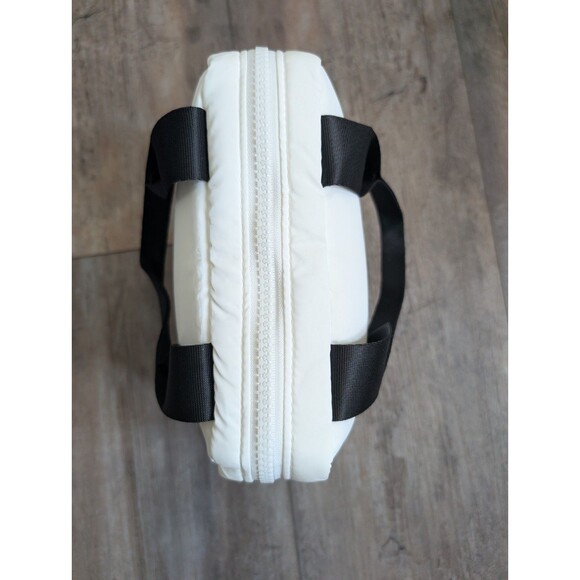 CHANEL Cosmetics Mini Bag Mini Boston Bag Pouch White Limited Edition New - Picture 5 of 11